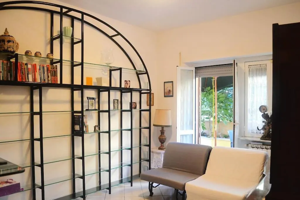Appartamento In Via Calvi Lido di Ostia 0*,  Włochy
