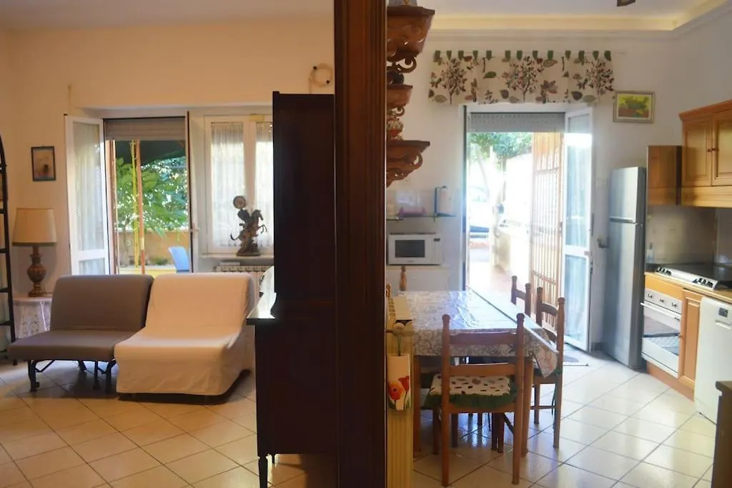 Apartament Appartamento In Via Calvi Lido di Ostia Włochy
